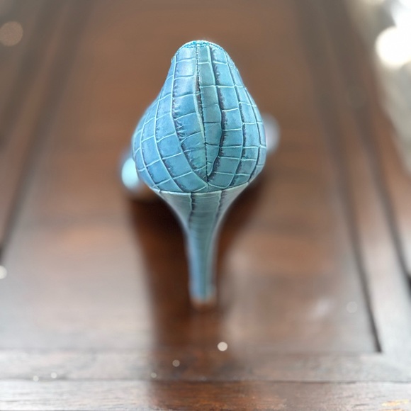 Kenneth Cole Turquoise Croc-Embossed Heels - Picture 3 of 6